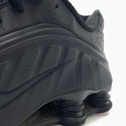 【中古品】【メンズ】 NIKE ナイキ SHOX R4 AR3565-004 ショックス アールフォー スニーカー 靴 160-261029-sa-21-teih サイズ：29cm カラー：ブラック 万代Net店
