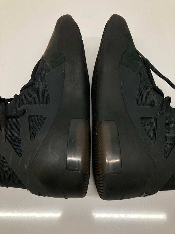 【現状渡し品】【メンズ】 NIKE ナイキ × FEAR OF GOD フィアーオブゴッド 別注 コラボ AIR FEAR OF GOD 1 TRIPLE BLACK AR4237-005 エアフィアーオブゴッド1 スニーカー 靴 160-260718-kk-07-hon カラー：OFF NOIR/OFF NOIR 万代Net店