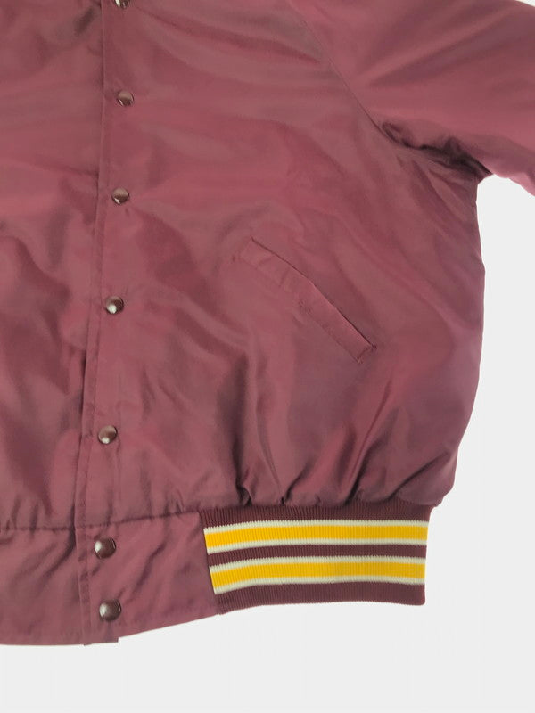 【中古品】【メンズ】 ULTIMATE SPORTWEAR アルティメット スポーツウェア NYLON STADIUM JACKET ナイロン スタジアムジャケット スタジャン アウター 146-260921-na-14-tagh サイズ：サイズ表記なし 下記参照 カラー：ボルドー系 万代Net店