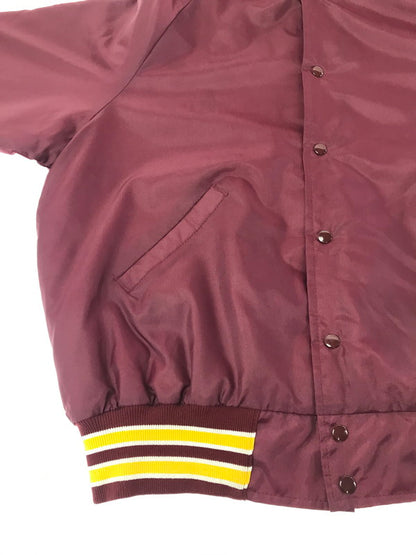 【中古品】【メンズ】 ULTIMATE SPORTWEAR アルティメット スポーツウェア NYLON STADIUM JACKET ナイロン スタジアムジャケット スタジャン アウター 146-260921-na-14-tagh サイズ：サイズ表記なし 下記参照 カラー：ボルドー系 万代Net店