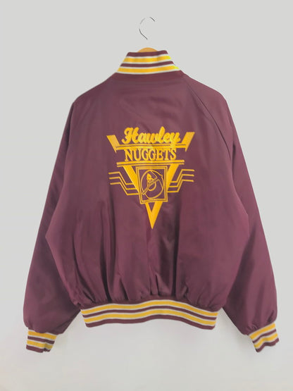 【中古品】【メンズ】 ULTIMATE SPORTWEAR アルティメット スポーツウェア NYLON STADIUM JACKET ナイロン スタジアムジャケット スタジャン アウター 146-260921-na-14-tagh サイズ：サイズ表記なし 下記参照 カラー：ボルドー系 万代Net店
