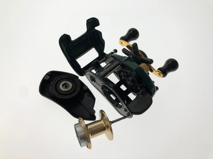 【中古品】 ZEAL ズイール IXIONE IX-4F イクシオーネ IX-4F カシワギ :グリーン ベイトリール 右ハンドル 釣り 釣り具等 134-260819-rt-06-tag 万代Net店