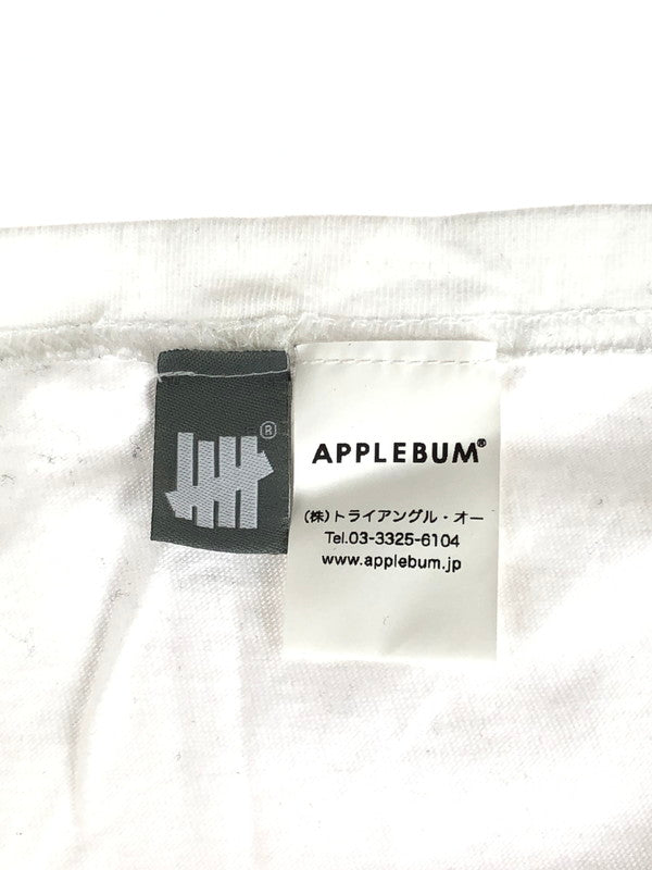 【中古品】【メンズ】 APPLEBUM アップルバム  × UNDEFEATED アンディーフィーテッド 別注 コラボ CLEAN UP S/S TEE クリーンアップ ショートスリーブ Tシャツ 半袖 トップス 142-240408-kk-9-tag サイズ：M カラー：ホワイト 万代Net店