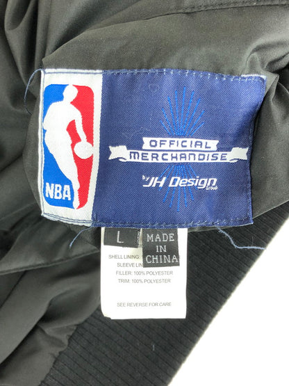 【中古品】【メンズ】  JH DESIGN ジェイエイチデザイン NBA LOS ANGELES LAKERS REVERSIVLE CLASSIC JACKET NBA ロサンゼルス レイカーズ リバーシブル クラシック ジャケット アウター 147-240409-mo-8-tag サイズ：L カラー：ブラック 万代Net店