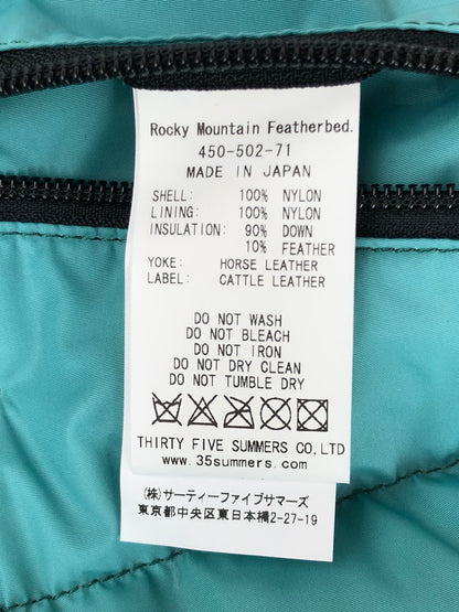 【中古品】【メンズ】  ROCKY MOUNTAIN FEATHERBED × WAREHOUSE ロッキーマウンテンフェザーベッド × ウェアハウス 別注 コラボ DOWN VEST ダウンベスト トップス 145-240409-mo-2-tag サイズ：36 カラー：グリーン 万代Net店