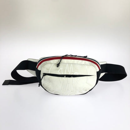 【中古品】【メンズ】 MONCLER モンクレール CUT BELT BAG I109A5M00007 カット ベルトバッグ ウエストバッグ ボディバッグ カバン 188-240803-hi-6-tag カラー：ホワイト 万代Net店