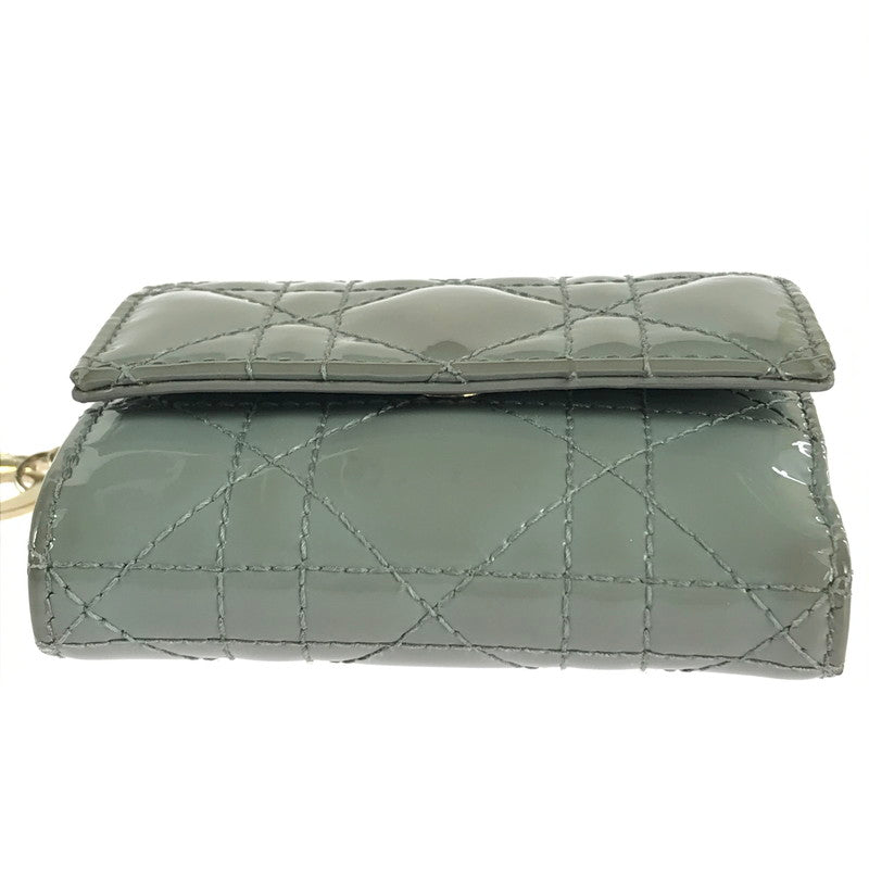 【中古品】【レディース】 Christian Dior クリスチャンディオール LOTUS WALLET S0181OVRB_M41G ロータスウォレット カナージュ パテントカーフスキン エナメル 三つ折り財布 ミディアムウォレット 181-240818-hi-4-tag カラー：ストーングレー 万代Net店