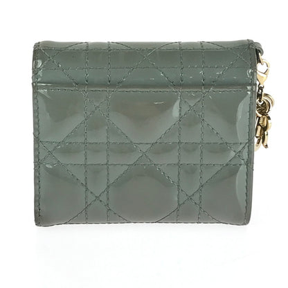 【中古品】【レディース】 Christian Dior クリスチャンディオール LOTUS WALLET S0181OVRB_M41G ロータスウォレット カナージュ パテントカーフスキン エナメル 三つ折り財布 ミディアムウォレット 181-240818-hi-4-tag カラー：ストーングレー 万代Net店