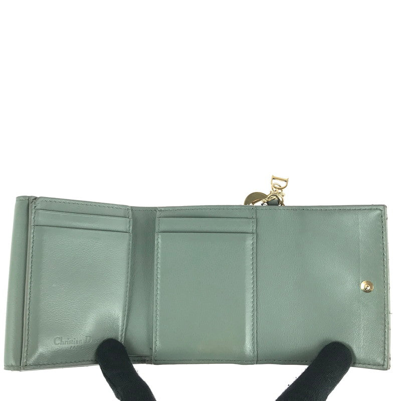 【中古品】【レディース】 Christian Dior クリスチャンディオール LOTUS WALLET S0181OVRB_M41G ロータスウォレット カナージュ パテントカーフスキン エナメル 三つ折り財布 ミディアムウォレット 181-240818-hi-4-tag カラー：ストーングレー 万代Net店