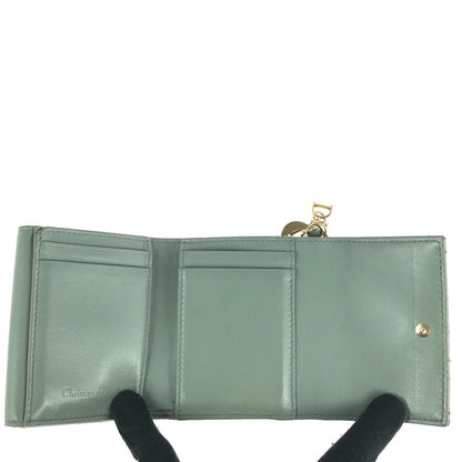 【中古品】【レディース】 Christian Dior クリスチャンディオール LOTUS WALLET S0181OVRB_M41G ロータスウォレット カナージュ パテントカーフスキン エナメル 三つ折り財布 ミディアムウォレット 181-240818-hi-4-tag カラー：ストーングレー 万代Net店