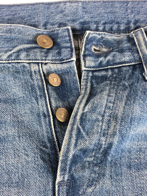 【中古品】【メンズ】 GUCCI グッチ BUTTON FLY DENIM PANTS 557960 ボタンフライデニムパンツ ボトムス ストロベリー刺繍  152-240831-mo-10-tag サイズ：23 カラー：インディゴ 万代Net店