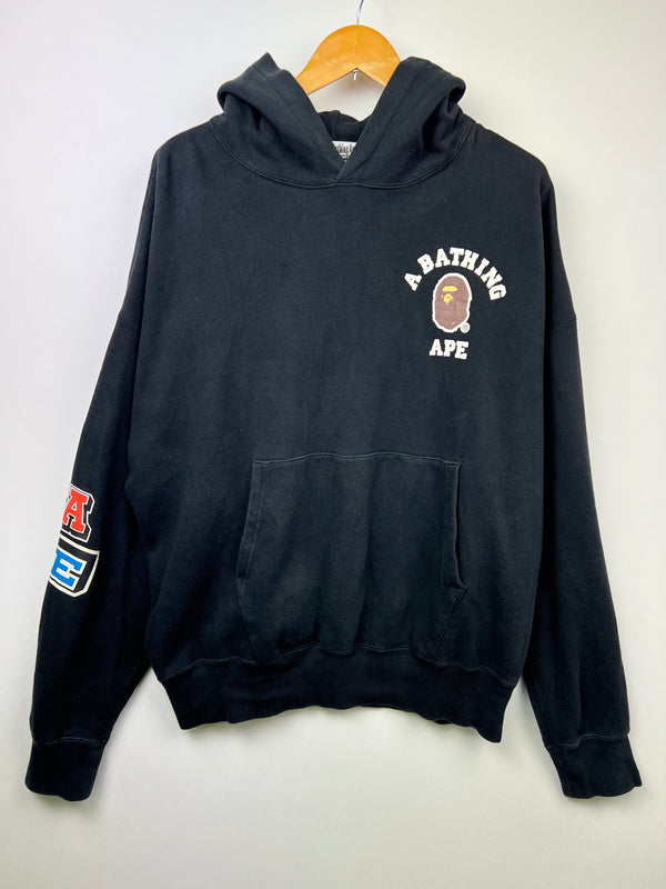 【中古品】【メンズ】 A BATHING APE アベイシングエイプ MULTI FONTS LOOSE FIT PULLOVER HOODIE 001PPI301001M マルチフォント ルーズフィット プルオーバーフーディー トップス パーカー 142-260710-kk-05-hon サイズ：M カラー：ブラック 万代Net店