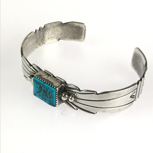 【中古品】【メンズ】 RAY BENNETT レイ・ベネット STERLING刻印 ターコイズ付きバングル アクセサリー 191-241029-yk-06-tag サイズ：内周:15cm、開口部:3cm、最大幅:1.3cm カラー：シルバー 万代Net店