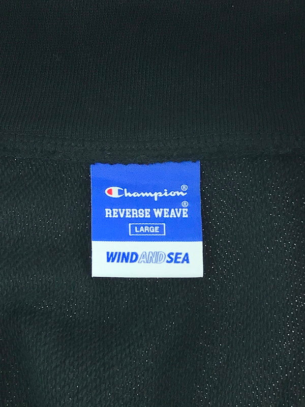 【中古品】【メンズ】  CHAMPION チャンピオン × WIND AND SEA ウィンダンシー S/S HALF ZIP SWEATSHIRT C8-Z022 ショートスリーブ ハーフジップ スウェットシャツ トップス 142-241020-mo-10-tag サイズ：L カラー：ブラック 万代Net店