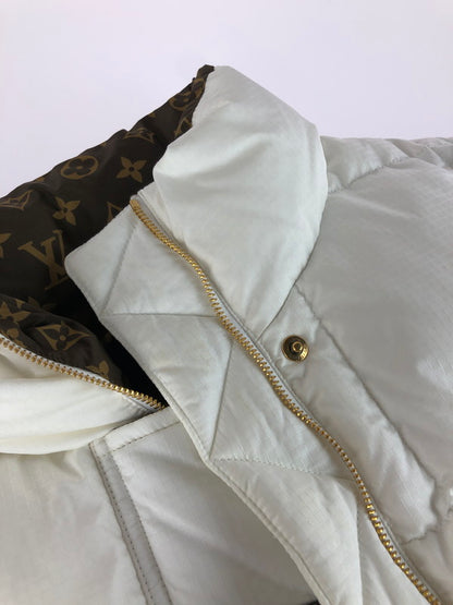 【中古品】【メンズ】 LOUIS VUITTON ルイ・ヴィトン MONOGRAM ACCENT PILLOW PUFFER JACKET FMOW17E54 モノグラムアクセントピロウ パファージャケット アウター 179-250927-rt-20-tag サイズ：不明 カラー：ホワイト 万代Net店