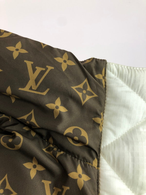 【中古品】【メンズ】 LOUIS VUITTON ルイ・ヴィトン MONOGRAM ACCENT PILLOW PUFFER JACKET FMOW17E54 モノグラムアクセントピロウ パファージャケット アウター 179-250927-rt-20-tag サイズ：不明 カラー：ホワイト 万代Net店