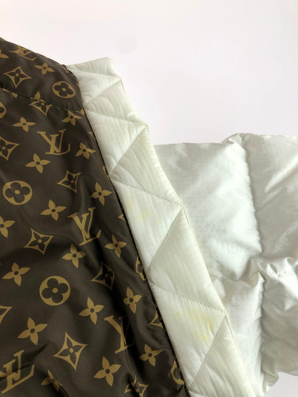 【中古品】【メンズ】 LOUIS VUITTON ルイ・ヴィトン MONOGRAM ACCENT PILLOW PUFFER JACKET FMOW17E54 モノグラムアクセントピロウ パファージャケット アウター 179-250927-rt-20-tag サイズ：不明 カラー：ホワイト 万代Net店
