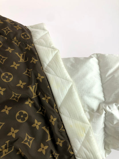 【中古品】【メンズ】 LOUIS VUITTON ルイ・ヴィトン MONOGRAM ACCENT PILLOW PUFFER JACKET FMOW17E54 モノグラムアクセントピロウ パファージャケット アウター 179-250927-rt-20-tag サイズ：不明 カラー：ホワイト 万代Net店