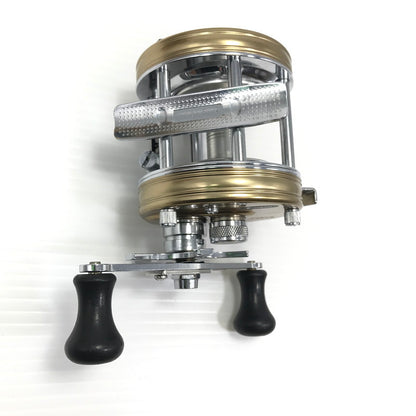 【中古品】AbuGarcia アブガルシア AMBASSADEUR 5500C クラシックゴールド アンバサダー 右ハンドル ベイトリール 釣り 釣り具等 釣り具 134-250818-rt-03-tag 万代Net店