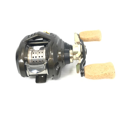 【中古品】Daiwa ダイワ 22 SILVER CREEK AIR TW ストリームカスタム 8.5R 22 シルバークリーク 右ハンドル ベイトリール 釣り 釣り具等 釣り具 134-250818-rt-07-tag 万代Net店