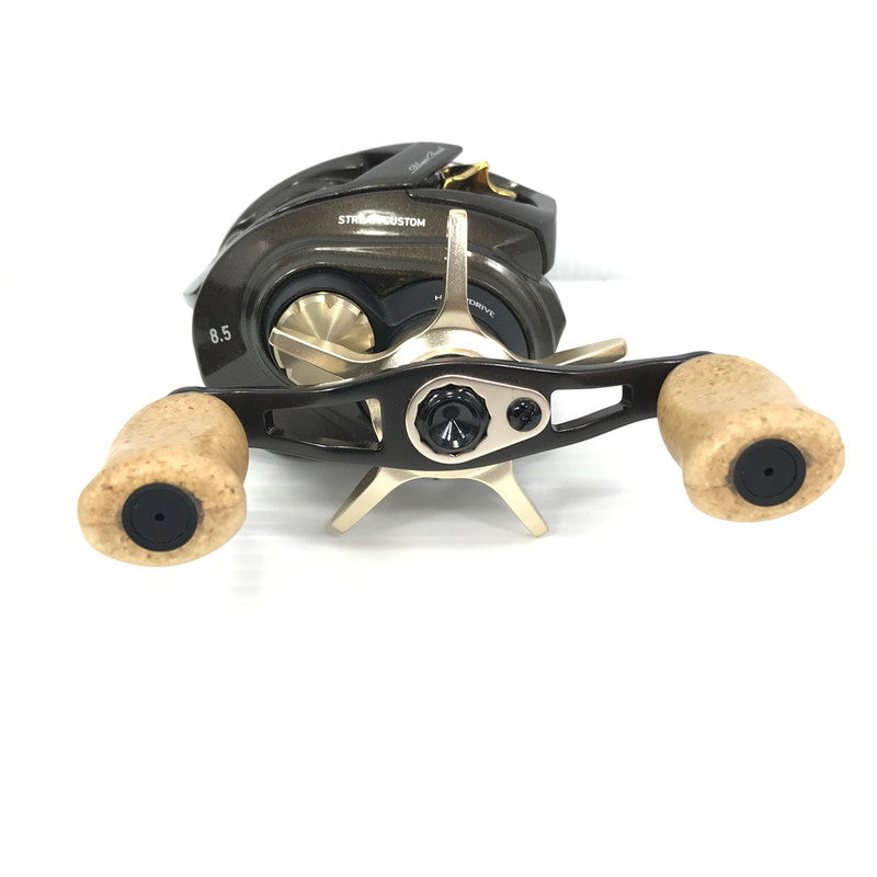 【中古品】Daiwa ダイワ 22 SILVER CREEK AIR TW ストリームカスタム 8.5R 22 シルバークリーク 右ハンドル ベイトリール 釣り 釣り具等 釣り具 134-250818-rt-07-tag 万代Net店