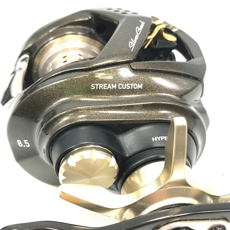 【中古品】Daiwa ダイワ 22 SILVER CREEK AIR TW ストリームカスタム 8.5R 22 シルバークリーク 右ハンドル ベイトリール 釣り 釣り具等 釣り具 134-250818-rt-07-tag 万代Net店