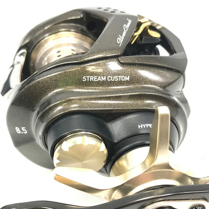 【中古品】Daiwa ダイワ 22 SILVER CREEK AIR TW ストリームカスタム 8.5R 22 シルバークリーク 右ハンドル ベイトリール 釣り 釣り具等 釣り具 134-250818-rt-07-tag 万代Net店