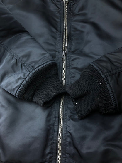 【中古品】【メンズ】 ALPHA アルファ × RAGE BLUE レイジブルー 別注 コラボ MA-1 FLIGHT JACKET RB030006AT フライトジャケット アウター 145-250821-rt-09-tag サイズ：M カラー：ブラック 万代Net店