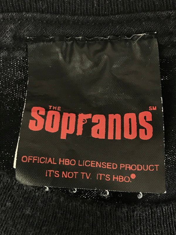 【現状渡し品】【メンズ】 UNKNOWN ALSTYLE GRAPHIC S/S T-SHIRT グラフィック ショートスリーブ Tシャツ THE SOPRANOS グッズ 半袖 トップス 146-250902-yy-17-tag サイズ：XL カラー：ブラック 万代Net店