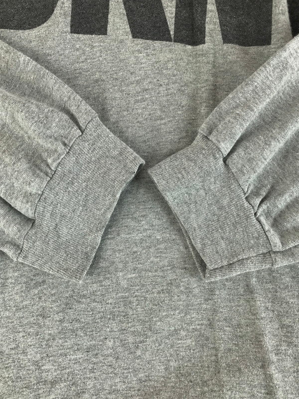 【現状渡し品】【メンズ】 DKNY JEANS ディーケーエヌワイジーンズ VINTAGE LOGO PRINT L/S T-SHIRT ヴィンテージ ロゴ プリント ロングスリーブ Tシャツ 長袖 トップス 146-250904-yy-03-tag カラー：グレー 万代Net店