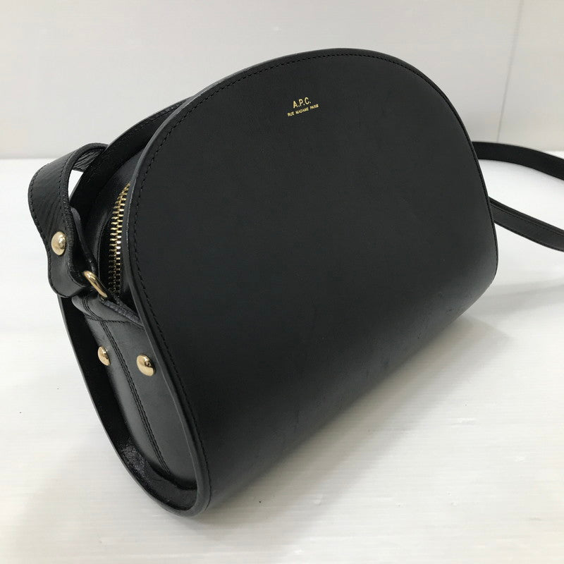 【中古品】【レディース】 A.P.C. アーペーセー HALF MOON SHOULDER BAG ハーフ ムーン ショルダーバッグ カバン 188-250913-na-15-tag カラー：ブラック 万代Net店