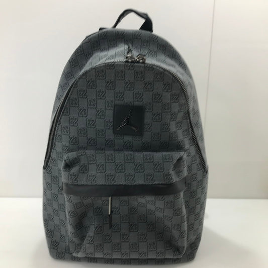 【中古品】【メンズ】 AIR JORDAN エアジョーダン MONOGRAM BACKPACK モノグラム バックパック リュックサック カバン 188-250916-na-17-tag カラー：グレー系 万代Net店
