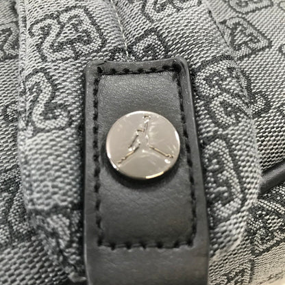 【中古品】【メンズ】 AIR JORDAN エアジョーダン MONOGRAM BACKPACK モノグラム バックパック リュックサック カバン 188-250916-na-17-tag カラー：グレー系 万代Net店