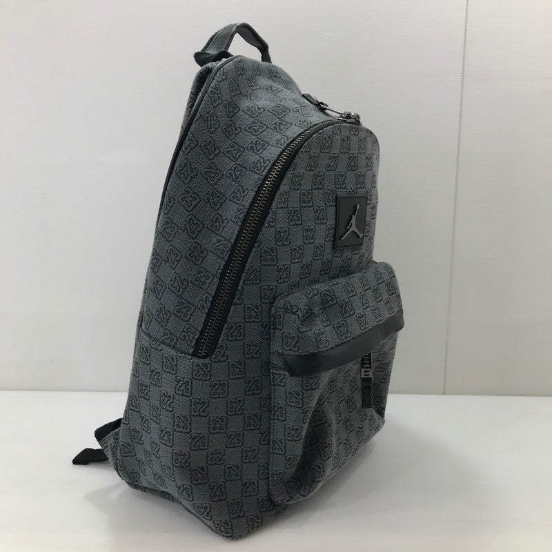【中古品】【メンズ】 AIR JORDAN エアジョーダン MONOGRAM BACKPACK モノグラム バックパック リュックサック カバン 188-250916-na-17-tag カラー：グレー系 万代Net店