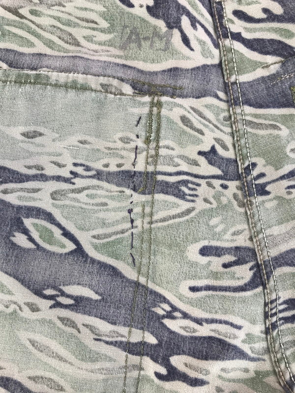 【現状渡し品】【メンズ】 US.ARMY アメリカ軍 60's VIETNAM WAR TIGER STRIPE CAMO MILITARY PANTS 60年代 タイガーストライプカモ ミリタリーパンツ 157-250914-rt-20-tag サイズ：不明 カラー：グリーン系 万代Net店