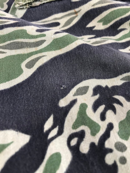 【現状渡し品】【メンズ】 US.ARMY アメリカ軍 60's VIETNAM WAR TIGER STRIPE CAMO MILITARY PANTS 60年代 タイガーストライプカモ ミリタリーパンツ 157-250914-rt-20-tag サイズ：不明 カラー：グリーン系 万代Net店