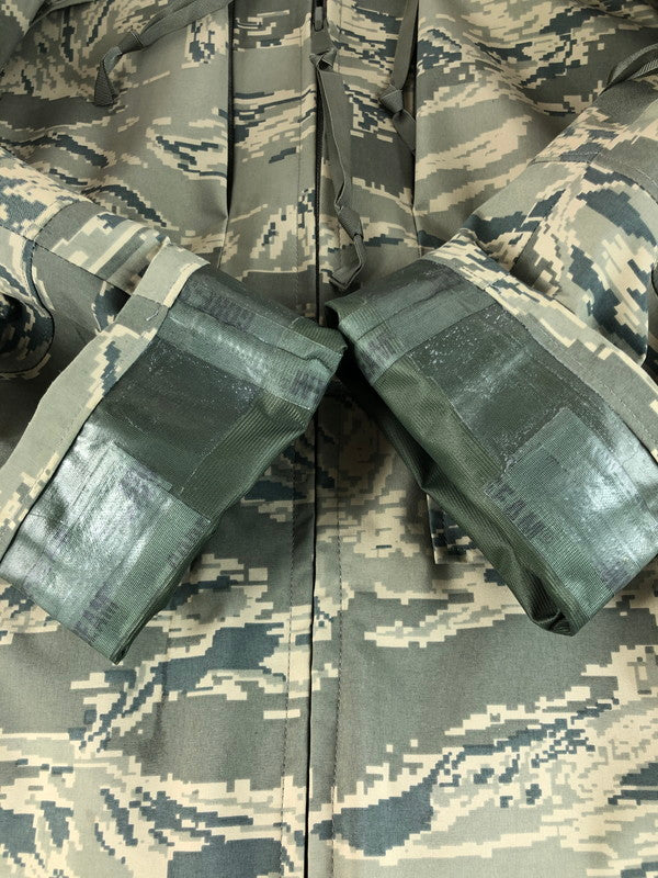 【中古品】【メンズ】 U.S.AIR FORCE アメリカ空軍 00's GORE-TEX DIGITAL CAMO LEVEL 6 PARKA 8415-01-547-3495 ゴアテックス デジタルカモ レベル6 パーカー アウター 146-250912-rt-11-tag サイズ：S カラー：グリーン 万代Net店