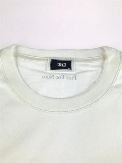 【中古美品】【メンズ】 KITH キス PRAY FOR NOTO TEE WHITE 24-071-060-0078-1-0 キス プレイ フォー ノト Tシャツ ホワイト 半袖Tシャツ トップス 142-250925-rt-04-tag カラー：ホワイト 万代Net店