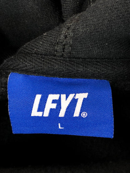【中古品】【メンズ】 LFYT エルエフワイティー BLING BUCKLE HOODED SWEATSHIRT ブリン バックル フード付き スウェットシャツ パーカー 142-260107-rt-01-tag カラー：ブラック 万代Net店