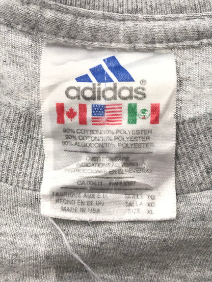 【中古品】【メンズ】 ADIDAS アディダス S/S LAKEWOOD TEE プリント Tシャツ 万国旗タグ USA製 146-260506-na-17-tag サイズ：XL カラー：グレー 万代Net店