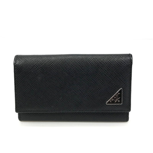 【中古品】【メンズ】 PRADA プラダ SAFFIANO LEATHER KEY CASE 2PG222 サフィーノ レザー トライアングル ロゴメタル キーケース 服飾雑貨 181-251007-na-08-tag カラー：ブラック 万代Net店