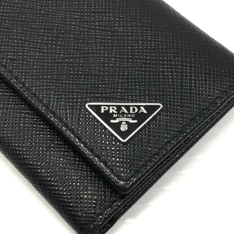 【中古品】【メンズ】 PRADA プラダ SAFFIANO LEATHER KEY CASE 2PG222 サフィーノ レザー トライアングル ロゴメタル キーケース 服飾雑貨 181-251007-na-08-tag カラー：ブラック 万代Net店