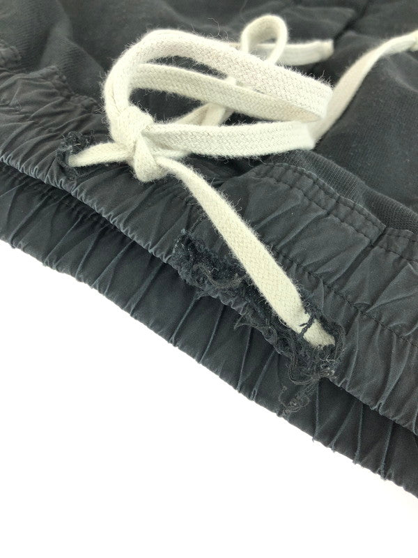 【現状渡し品】【メンズ】 Rick Owens リックオウエンス PRISONER DRAWSTRING SWEATPANTS DRKSHDW DU01B7395-RIG プリズナー ドローストリング スウェットパンツ 152-251121-rt-06-tag サイズ：M カラー：ブラック 万代Net店