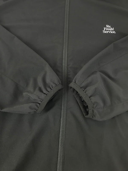 【中古美品】【メンズ】 FRESH SERVICE フレッシュ サービス UTILITY PACKABLE SUIT FSR242-60024 ユーティリティー パッカブル スーツ アウター 140-251204-rt-01-tag サイズ：M カラー：ブラック 万代Net店