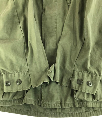 【中古品】【メンズ】 US.ARMY アメリカ軍 69年 JUNGLE FATIGUE JACKET 8405-935-4708 ジャングルファティーグジャケット アウター 146-251215-rt-10-tag サイズ：M-REGULAR カラー：カーキ 万代Net店