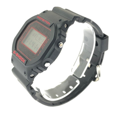 【中古品】【メンズ】 G-SHOCK ジーショック × MARVEL マーベル コラボ DW-5600VT デジタル クォーツ 腕時計 196-260617-rt-08-tagh カラー：ブラック 万代Net店