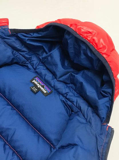 【中古品】【キッズ】 patagonia パタゴニア BABY HI-LOFT DOWN SWEATER HOODY 60491FA15 ベビー ハイロフト ダウンセーター フーディ 173-260105-rt-20-tag サイズ：6～12M カラー：レッド 万代Net店