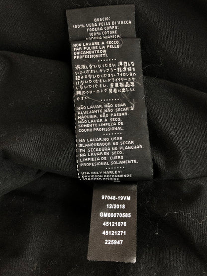 【現状渡し品】【メンズ】 HARLEY DAVIDSON ハーレーダビッドソン SLEEVE STRIPE SLIM FIT LEATHER JACKET 97048-19VM スリーブ ストライプ スリムフィット レザージャケット アウター 145-260108-na-18-tag サイズ：S カラー：ブラック 万代Net店