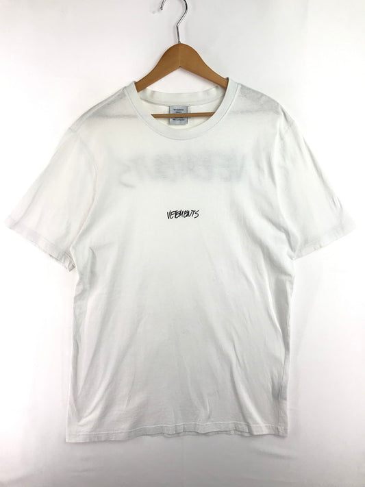 【現状渡し品】【メンズ】 VETEMENTS ヴぇトモン 20AW JEANS LOGO T-SHIRT 20年秋冬 ジーンズ ロゴ Tシャツ トップス 141-260131-rt-01-tag サイズ：L カラー：ホワイト 万代Net店
