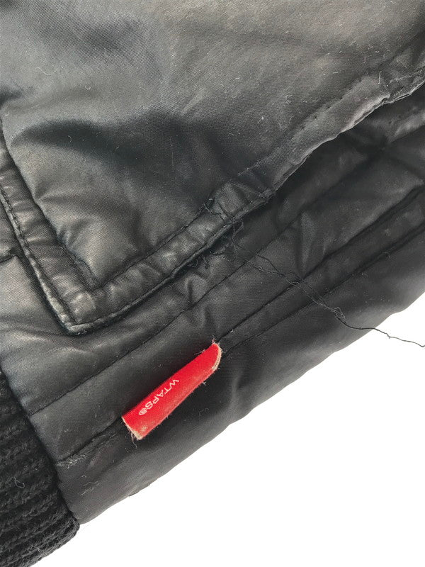【現状渡し品】【メンズ】 WTAPS ダブルタップス RISE ABOVE DOWN JACKET 092GWDT-JKM01 ライズ アバフ ダウンジャケットアウター 142-260212-rt-05-tag サイズ：M カラー：ブラック 万代Net店